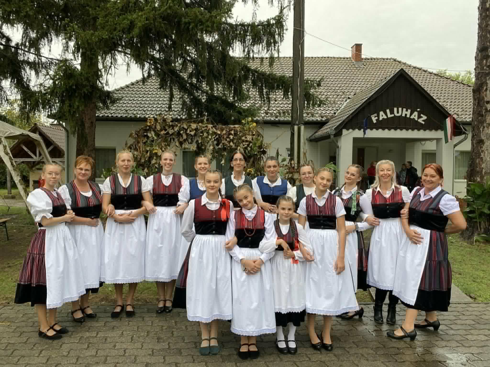 Búzavirág Tánccsoport-Somogytarnóca
