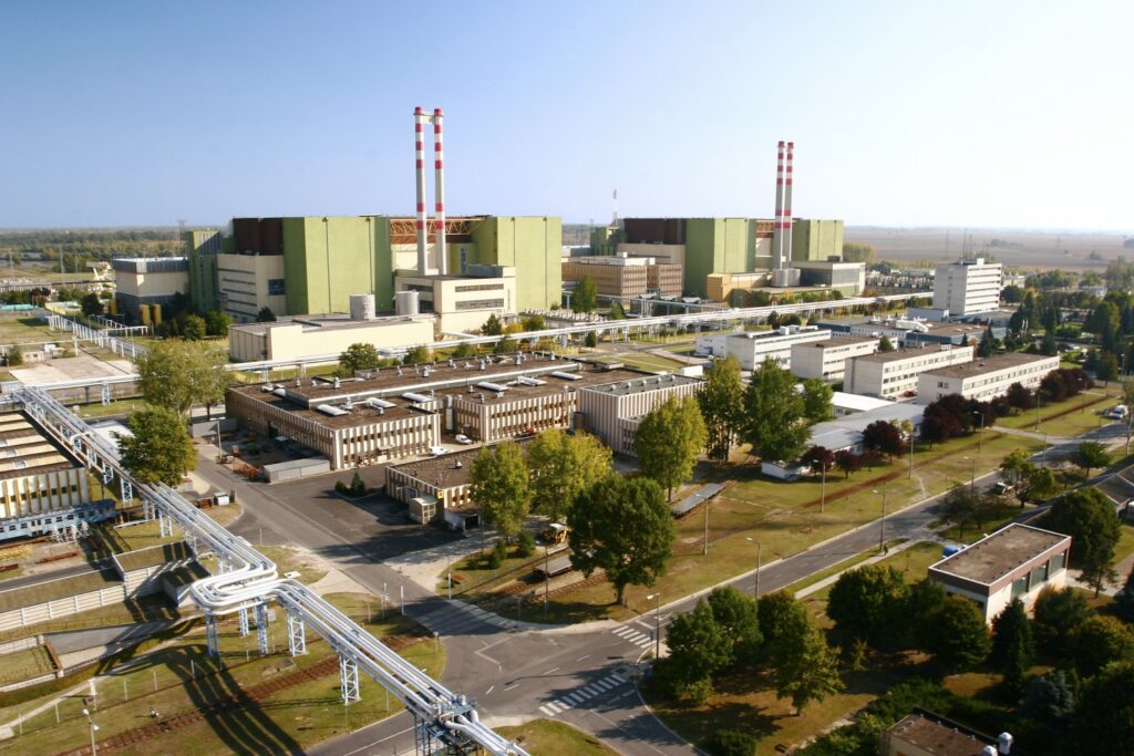 Történelmi mélyponton a Duna: Teljesítménycsökkentést hajtottak végre a Paksi Atomerőműben